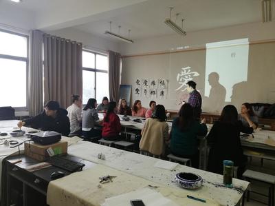 留學(xué)生體驗中國傳統(tǒng)書法 龍湖印社文藝創(chuàng)作之旅